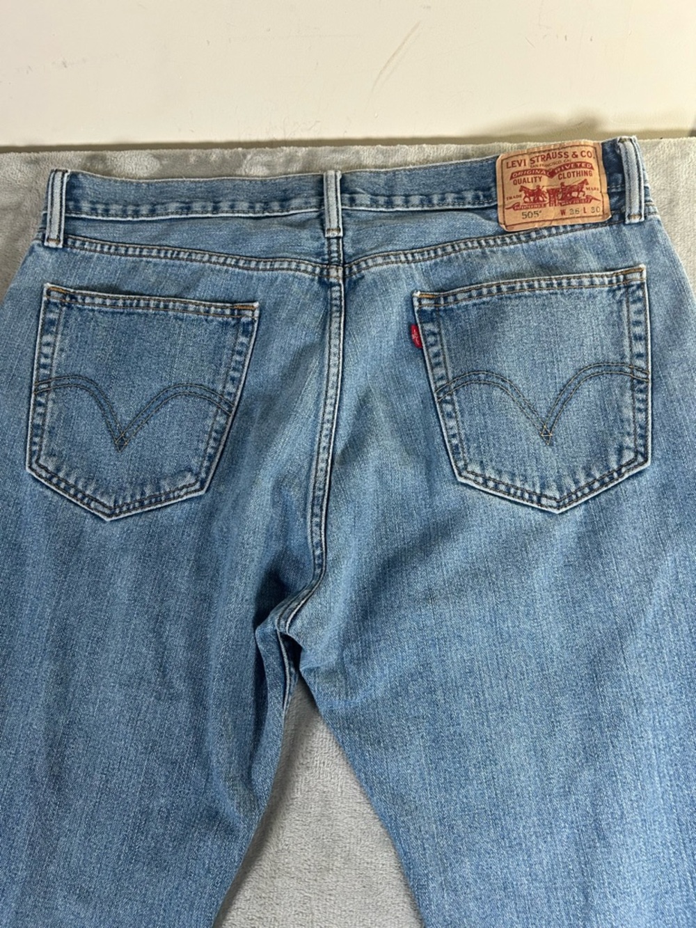 Levi’s 505 Men's Light Blue Straight-Leg Jeans - Picture 11 of 11